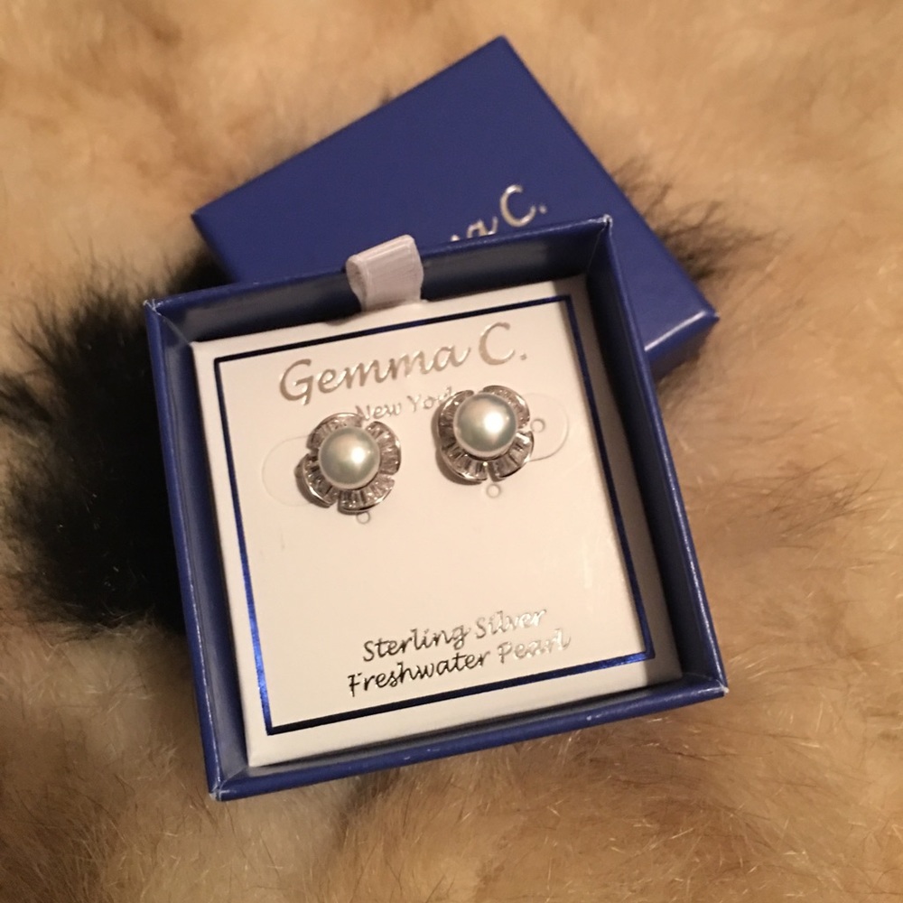 Sterling silver pearl & Rhinestone earrings